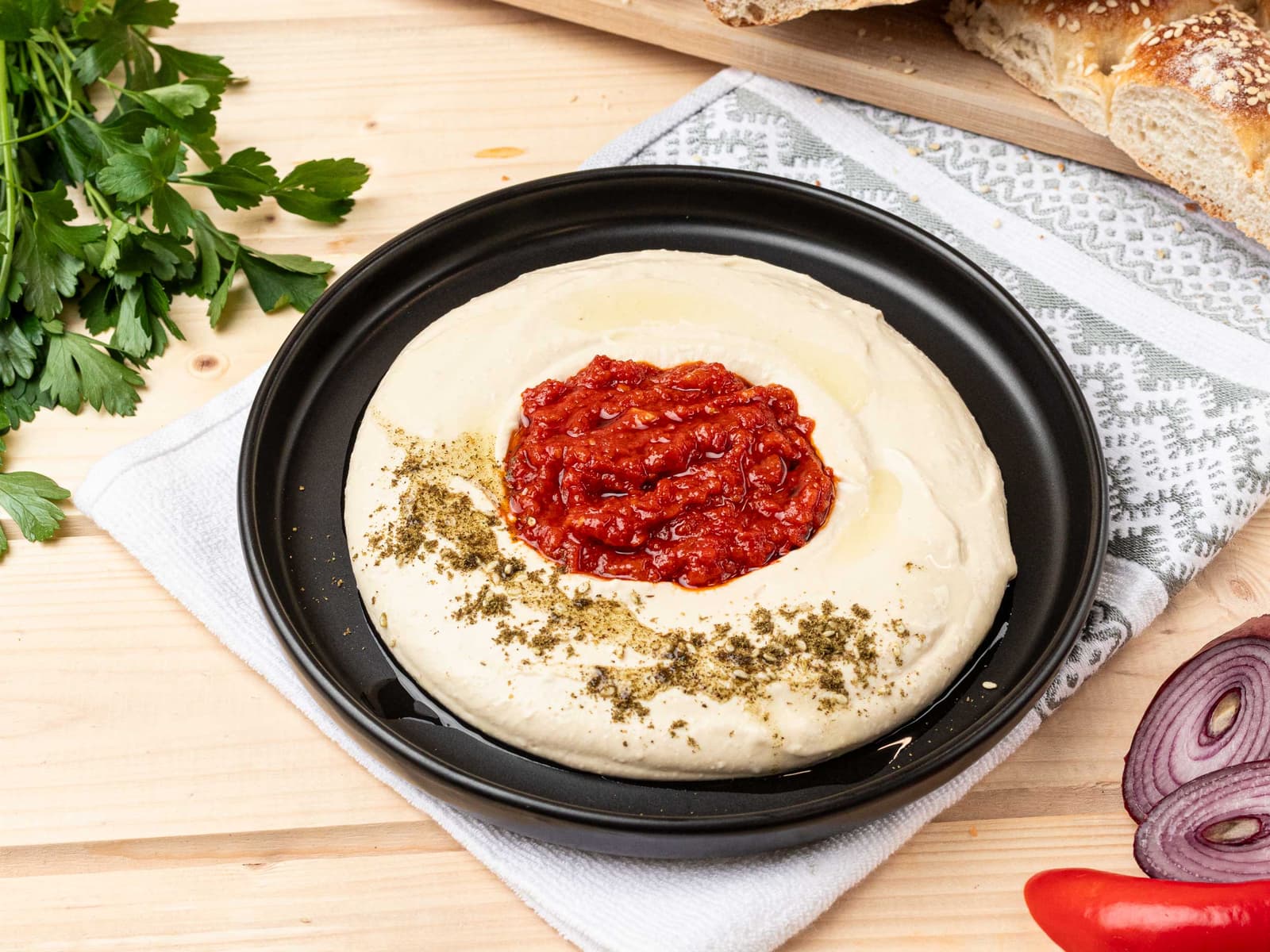 Hummus met matbucha-topping – alternatieve weergave
